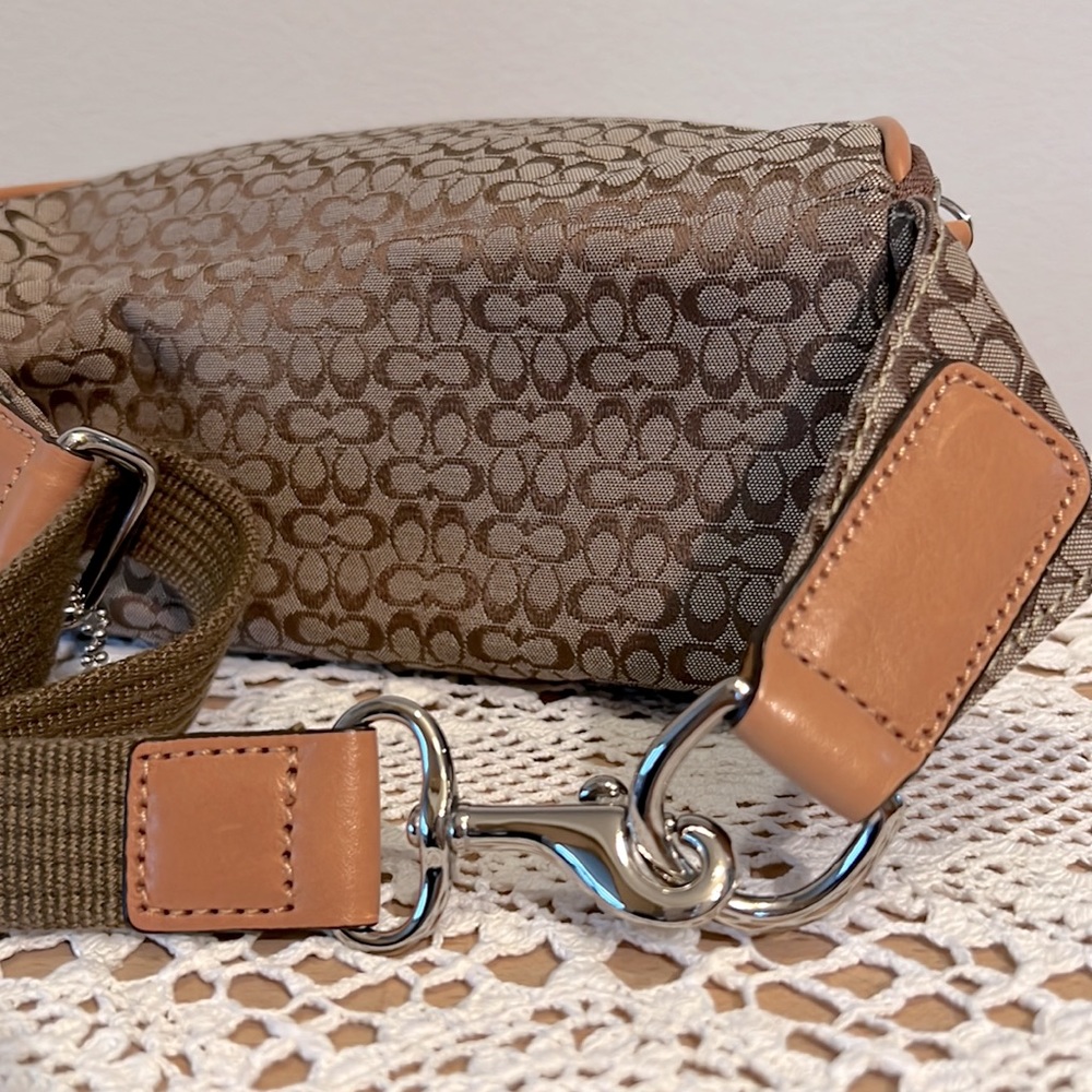 Coach signature canvas belt bag - Picture 4 of 11